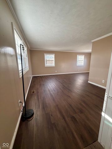 660 E Bonebrake Road, Veedersburg, IN 47987