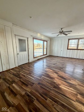 660 E Bonebrake Road, Veedersburg, IN 47987