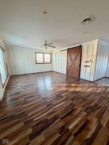 660 E Bonebrake Road, Veedersburg, IN 47987