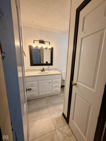 660 E Bonebrake Road, Veedersburg, IN 47987