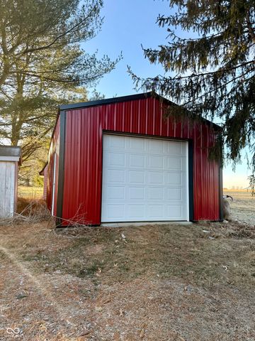 660 E Bonebrake Road, Veedersburg, IN 47987