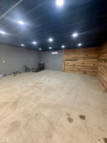 660 E Bonebrake Road, Veedersburg, IN 47987