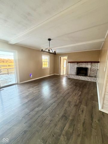 660 E Bonebrake Road, Veedersburg, IN 47987