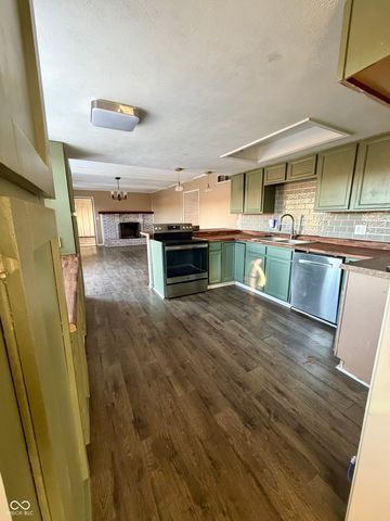 660 E Bonebrake Road, Veedersburg, IN 47987