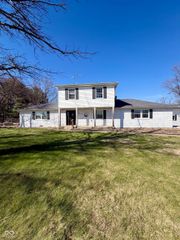 660 E Bonebrake Road, Veedersburg, IN 47987