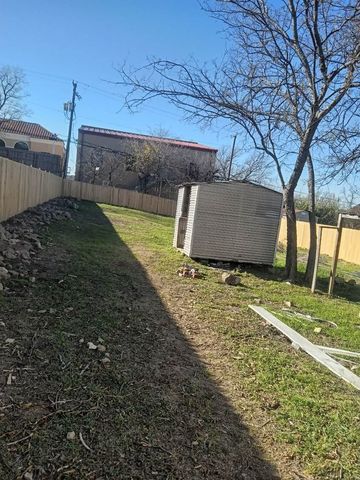 3040 Sappington Place, Fort Worth, TX 76116