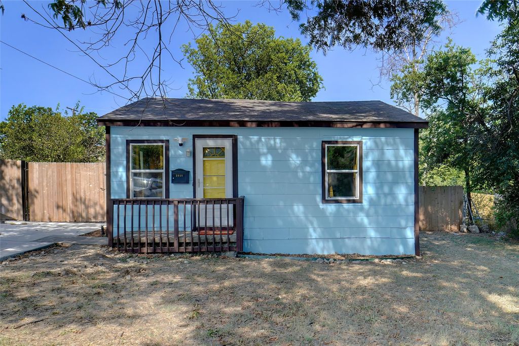 3040 Sappington Place, Fort Worth, TX 76116