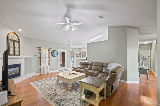 7135 Clearwood Rd, Pensacola, FL 32526