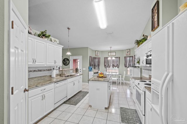 7135 Clearwood Rd, Pensacola, FL 32526