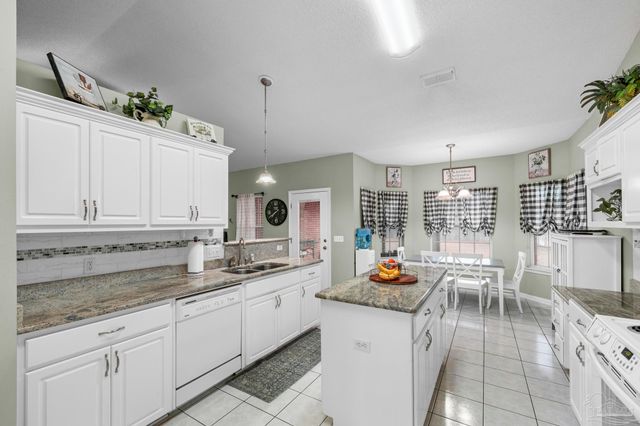 7135 Clearwood Rd, Pensacola, FL 32526