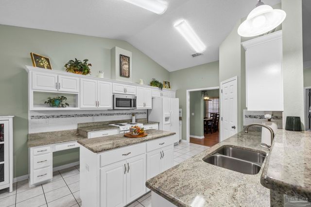 7135 Clearwood Rd, Pensacola, FL 32526