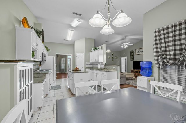 7135 Clearwood Rd, Pensacola, FL 32526