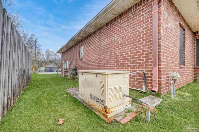 7135 Clearwood Rd, Pensacola, FL 32526