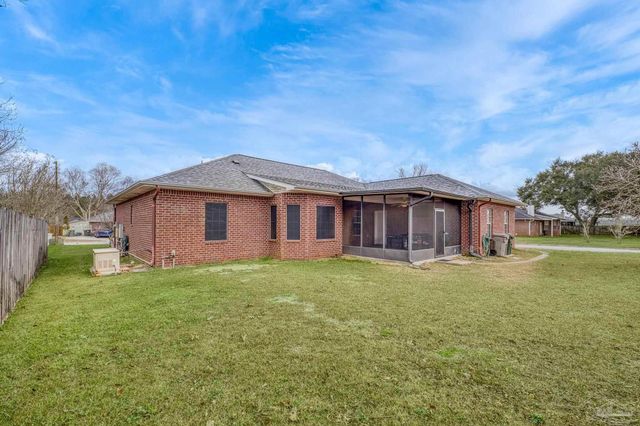 7135 Clearwood Rd, Pensacola, FL 32526