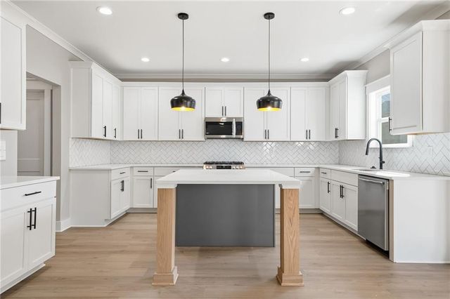 417 Crestmont Lane, Canton, GA 30114