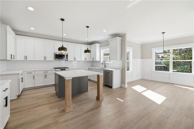 417 Crestmont Lane, Canton, GA 30114