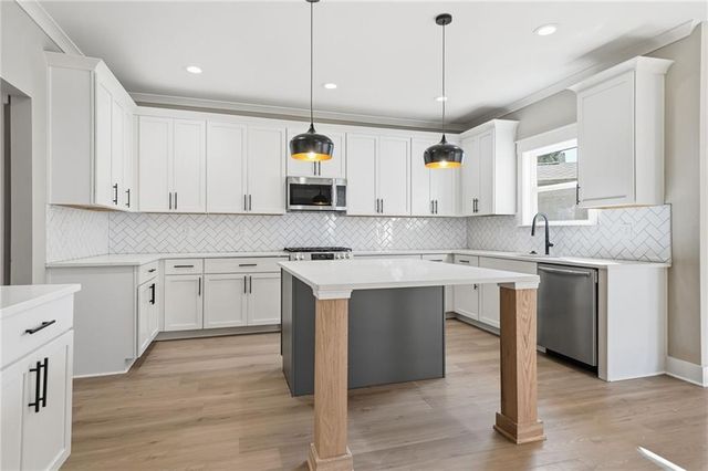 417 Crestmont Lane, Canton, GA 30114