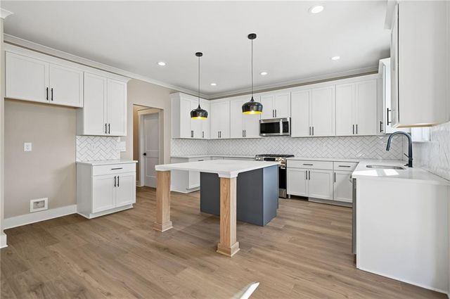 417 Crestmont Lane, Canton, GA 30114