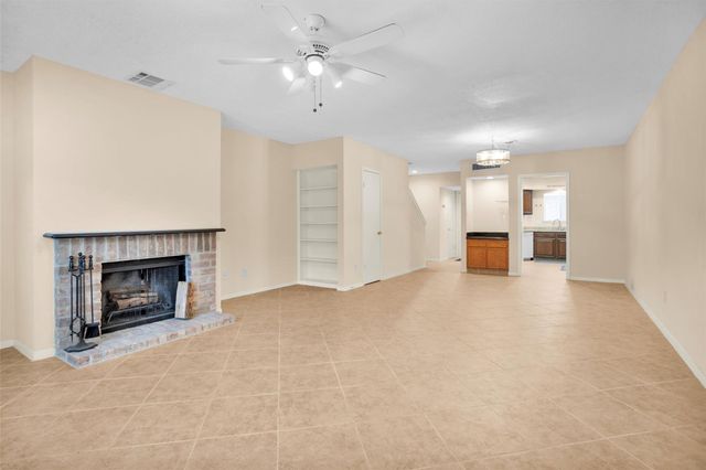 938 Memorial Village Drive 39, Houston, TX 77024