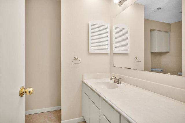 938 Memorial Village Drive 39, Houston, TX 77024