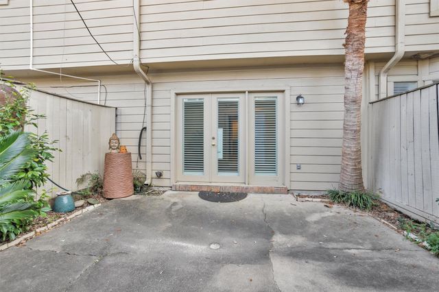 938 Memorial Village Drive 39, Houston, TX 77024