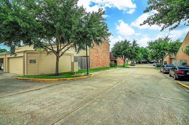 938 Memorial Village Drive 39, Houston, TX 77024
