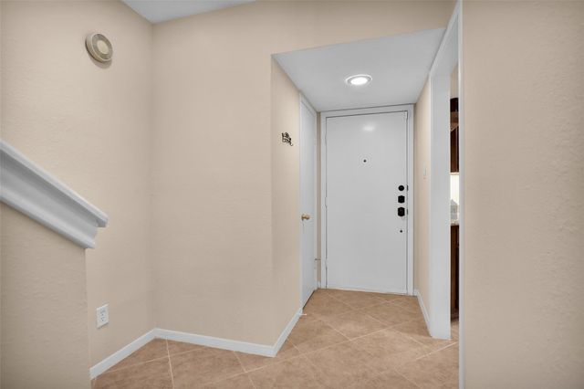 938 Memorial Village Drive 39, Houston, TX 77024