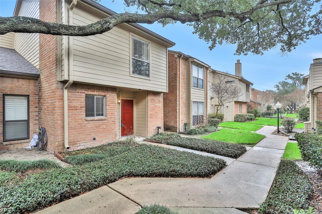 938 Memorial Village Drive 39, Houston, TX 77024