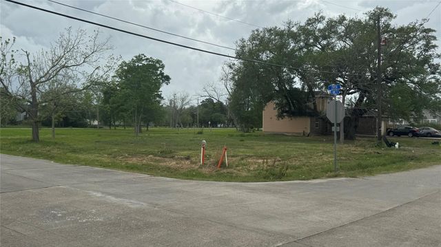 2517 29th Street, Dickinson, TX 77539