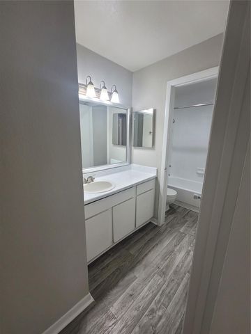 7250 W Greens Road 106, Houston, TX 77064