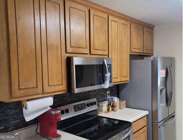 5774 Colonnade Drive, Rex, GA 30273