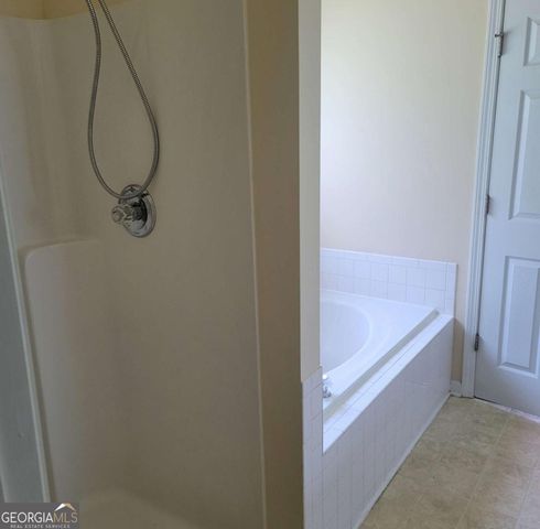 5774 Colonnade Drive, Rex, GA 30273