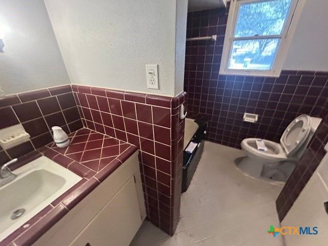 2014 E Mimosa Avenue, Victoria, TX 77901