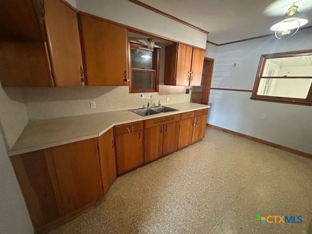 2014 E Mimosa Avenue, Victoria, TX 77901