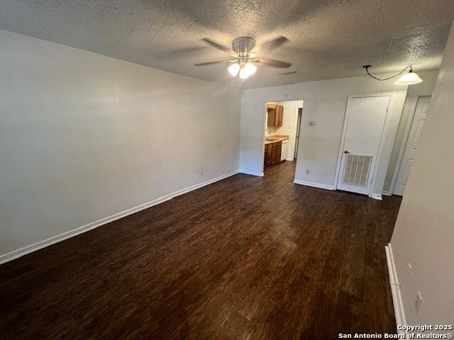 202 Ash Dr Apt 103, Converse, TX 78109