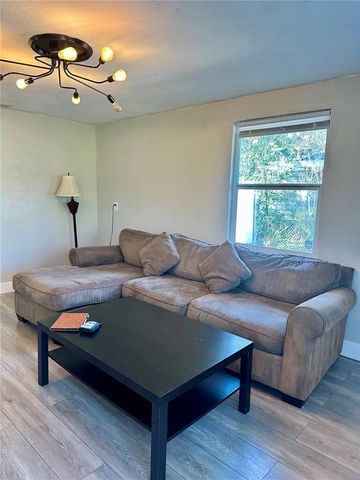 2003 E HUMPHREY ST, Tampa, FL 33604