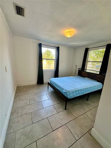 2003 E HUMPHREY ST, Tampa, FL 33604