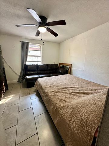 2003 E HUMPHREY ST, Tampa, FL 33604