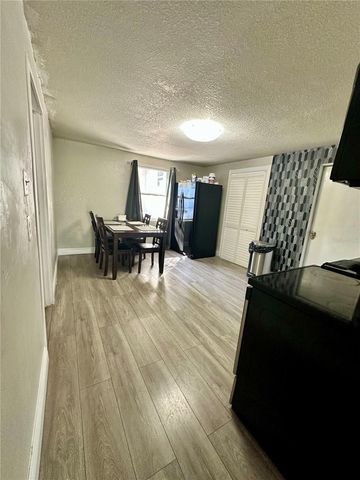 2003 E HUMPHREY ST, Tampa, FL 33604