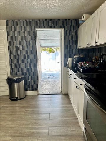 2003 E HUMPHREY ST, Tampa, FL 33604