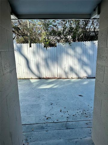 2003 E HUMPHREY ST, Tampa, FL 33604