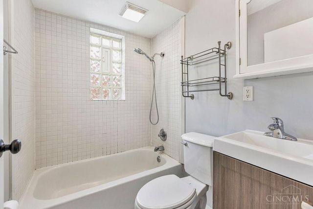 4894 Oaklawn Drive, Cincinnati, OH 45227