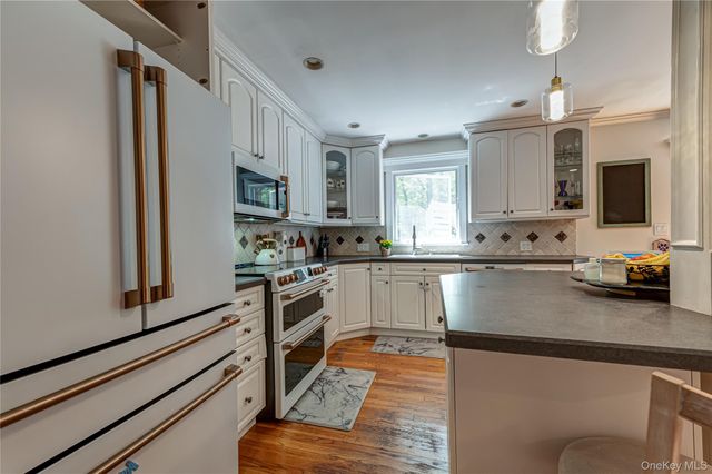 179 Dix Hills Road, Dix Hills, NY 11746