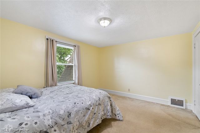 300 E 216th Street, Euclid, OH 44123