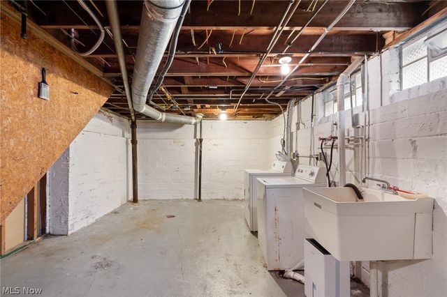 300 E 216th Street, Euclid, OH 44123