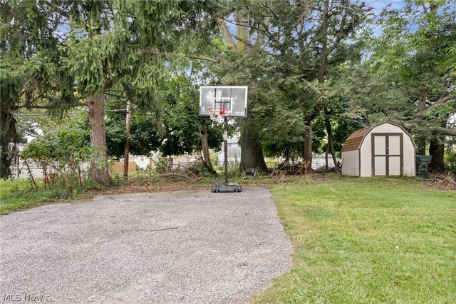 300 E 216th Street, Euclid, OH 44123