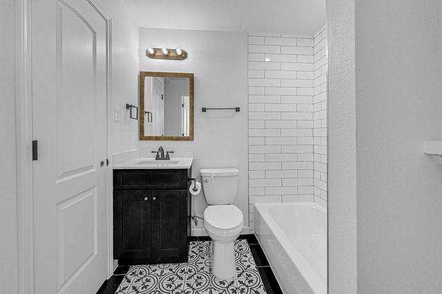 311 Clifton Street B, Houston, TX 77011