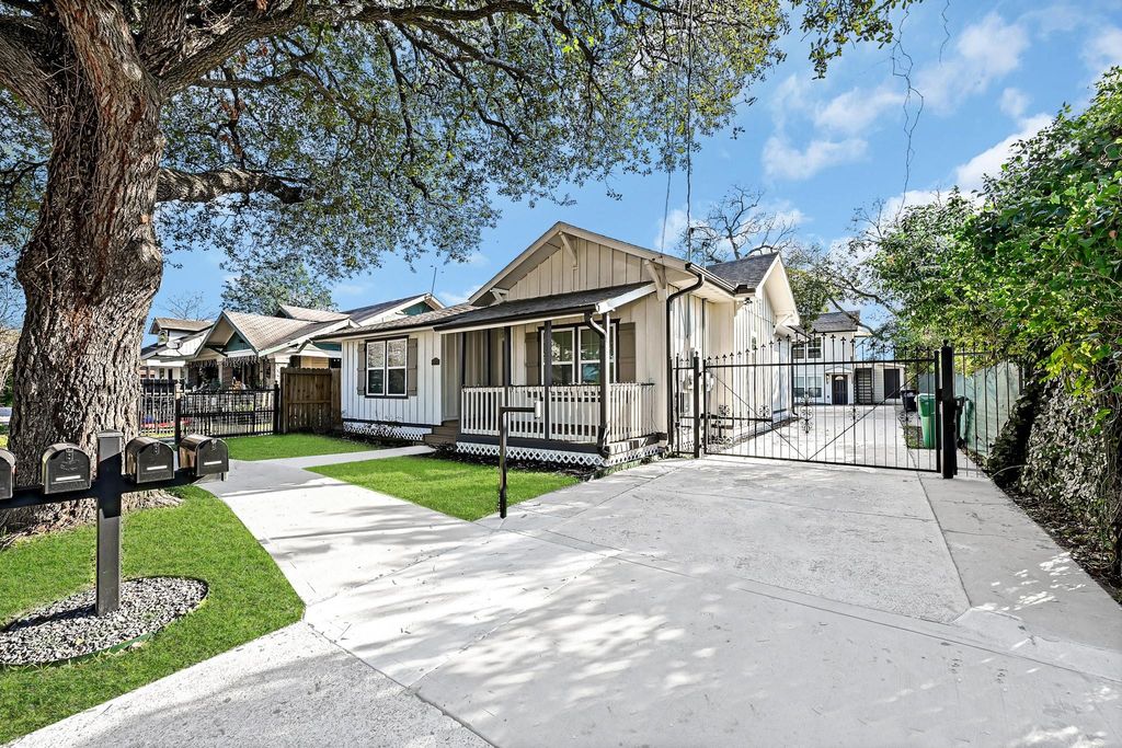 311 Clifton Street B, Houston, TX 77011