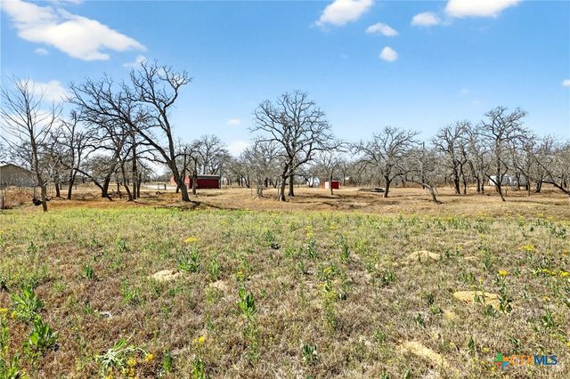 1298 County Road 425, Stockdale, TX 78160