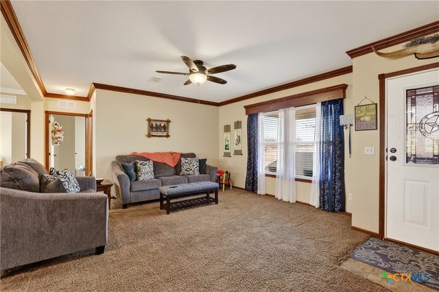 1298 County Road 425, Stockdale, TX 78160